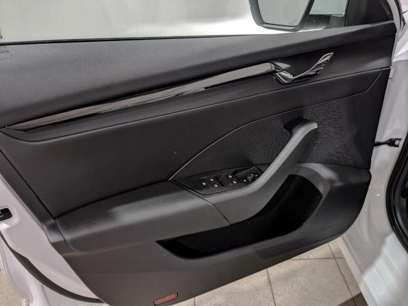 Skoda Octavia IV (A8) с пробегом 2021 года, цена 2 425 000 рублей, 53778 км, лифтбек, Автокод Объявления