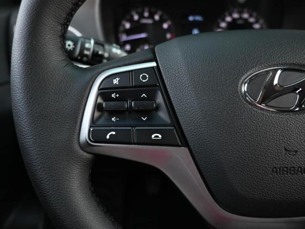 Hyundai Solaris II с пробегом 2017 года, цена 1 199 000 рублей, 106678 км, седан, Автокод Объявления