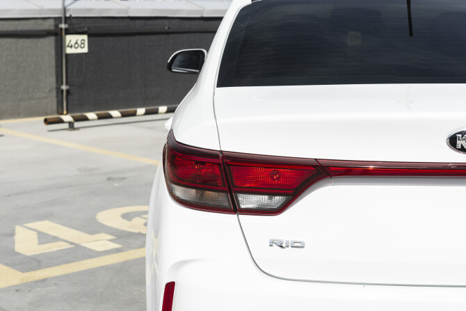 Kia Rio IV Рестайлинг с пробегом 2021 года, цена 1 560 000 рублей, 85423 км, седан, Автокод Объявления