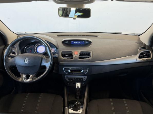 Renault Fluence I Рестайлинг с пробегом 2014 года, цена 800 000 рублей, 132352 км, седан, Автокод Объявления