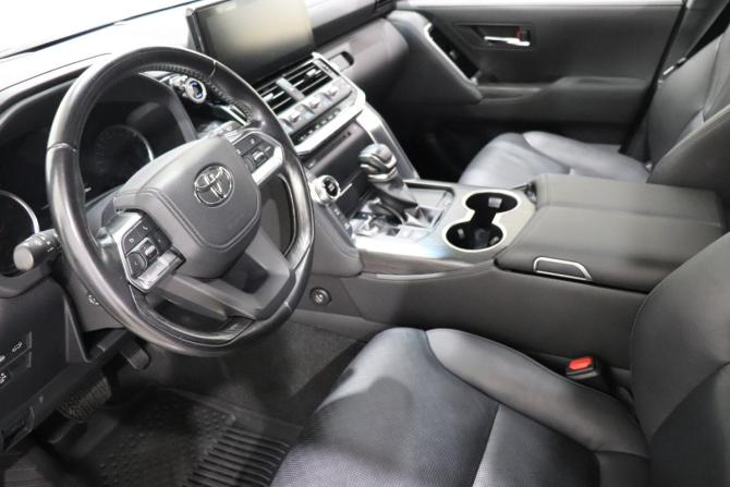 Toyota Land Cruiser 300 Series с пробегом 2021 года, цена 9 885 000 рублей, 82459 км, внедорожник, Автокод Объявления