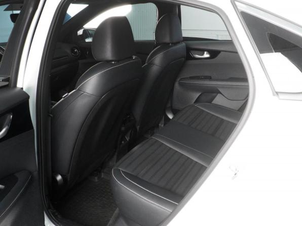 Kia K3 II (China Market) Рестайлинг с пробегом 2024 года, цена 2 269 000 рублей, 25533 км, седан, Автокод Объявления