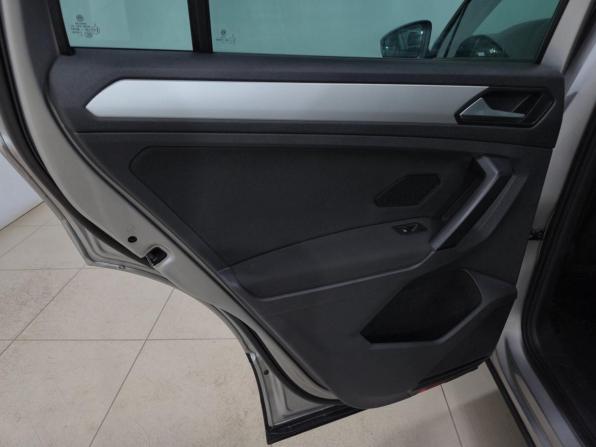 Volkswagen Tiguan II с пробегом 2019 года, цена 2 090 000 рублей, 180134 км, внедорожник, Автокод Объявления