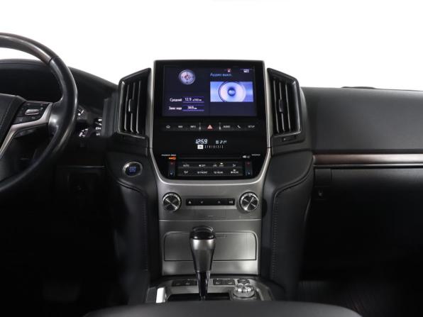 Toyota Land Cruiser 200 Series Рестайлинг 2 с пробегом 2017 года, цена 8 349 900 рублей, 68000 км, внедорожник, Автокод Объявления