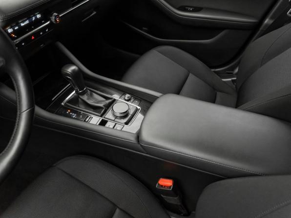 Mazda 3 IV (BP) с пробегом 2019 года, цена 2 095 000 рублей, 71708 км, седан, Автокод Объявления