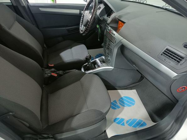 Opel Astra H Рестайлинг с пробегом 2013 года, цена 675 000 рублей, 147529 км, седан, Автокод Объявления