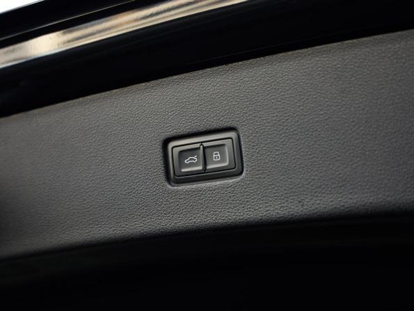 Audi Q8 I (4M) с пробегом 2018 года, цена 4 249 000 рублей, 241959 км, внедорожник, Автокод Объявления