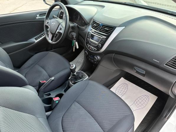 Hyundai Solaris I Рестайлинг с пробегом 2014 года, цена 980 000 рублей, 135000 км, седан, Автокод Объявления