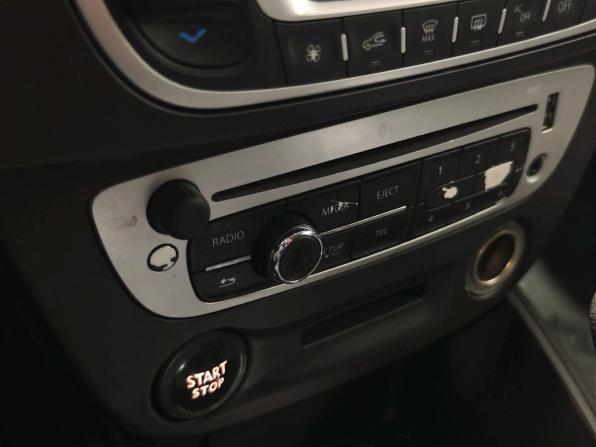 Renault Fluence I Рестайлинг с пробегом 2013 года, цена 519 900 рублей, 232883 км, седан, Автокод Объявления