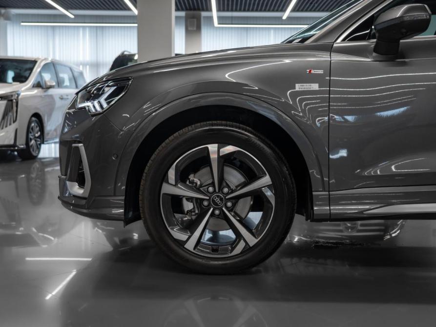 Audi Q3 II (F3) Москва  - изображение 23
