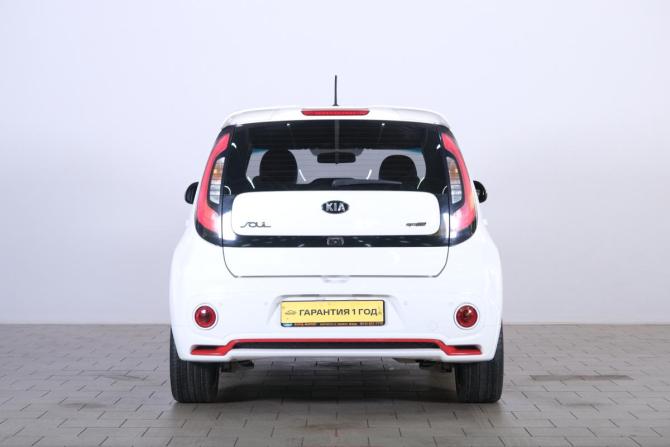Kia Soul II Рестайлинг с пробегом 2018 года, цена 1 599 000 рублей, 151000 км, хэтчбек, Автокод Объявления