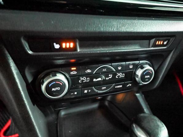 Mazda 3 III (BM) с пробегом 2014 года, цена 1 200 000 рублей, 225337 км, седан, Автокод Объявления