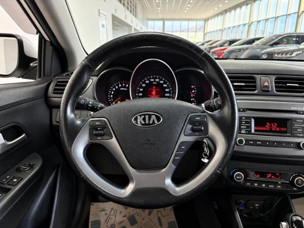 Kia Rio III Рестайлинг с пробегом 2016 года, цена 1 100 000 рублей, 105762 км, седан, Автокод Объявления