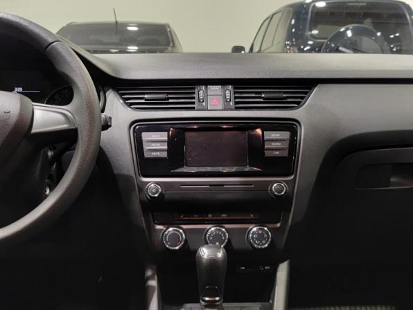 Skoda Octavia III (A7) с пробегом 2016 года, цена 1 390 000 рублей, 137084 км, лифтбек, Автокод Объявления