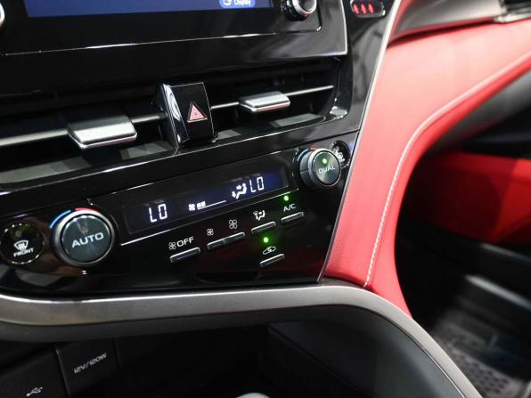 Toyota Camry VIII (XV70) Рестайлинг с пробегом 2022 года, цена 3 389 900 рублей, 50121 км, седан, Автокод Объявления