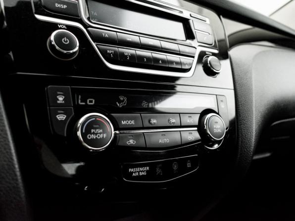 Nissan Qashqai II с пробегом 2017 года, цена 1 580 000 рублей, 64380 км, внедорожник, Автокод Объявления