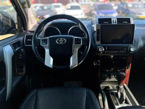 Toyota Land Cruiser Prado 150 Series Рестайлинг 2 с пробегом 2017 года, цена 4 000 000 рублей, 151464 км, внедорожник, Автокод Объявления