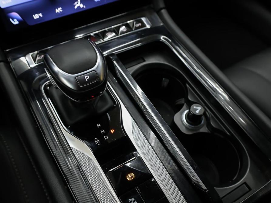 Hongqi H5 II Москва  - изображение 15