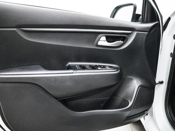 Kia Rio IV с пробегом 2019 года, цена 1 350 000 рублей, 98531 км, седан, Автокод Объявления