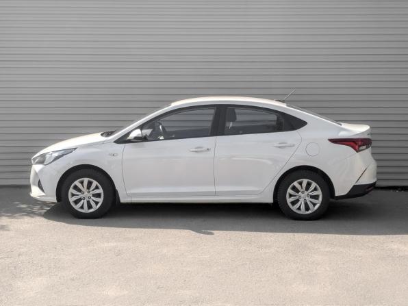 Hyundai Solaris II Рестайлинг с пробегом 2022 года, цена 1 635 000 рублей, 87845 км, седан, Автокод Объявления