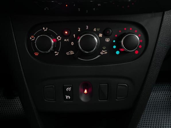 Renault Sandero II Рестайлинг с пробегом 2019 года, цена 1 190 000 рублей, 85548 км, хэтчбек, Автокод Объявления