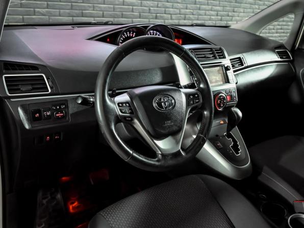 Toyota Verso I Рестайлинг с пробегом 2013 года, цена 1 490 000 рублей, 173244 км, компактвэн, Автокод Объявления