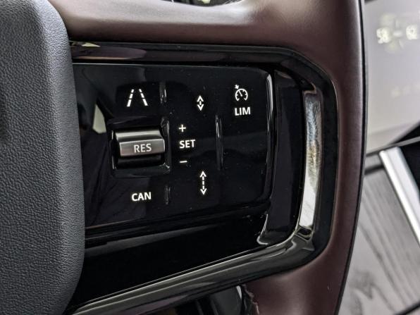 Land Rover Range Rover Evoque II Рестайлинг с пробегом 2024 года, цена 5 335 000 рублей, 12691 км, внедорожник, Автокод Объявления