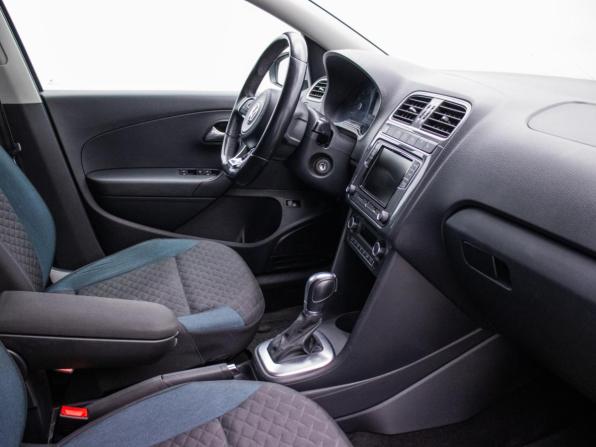 Volkswagen Polo V Рестайлинг с пробегом 2019 года, цена 1 180 000 рублей, 123390 км, седан, Автокод Объявления