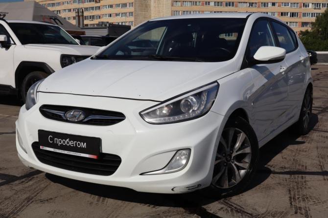 Hyundai Solaris I с пробегом 2014 года, цена 829 000 рублей, 122000 км, хэтчбек, Автокод Объявления