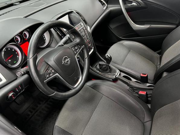 Opel Astra J Рестайлинг с пробегом 2013 года, цена 730 000 рублей, 188650 км, хэтчбек, Автокод Объявления