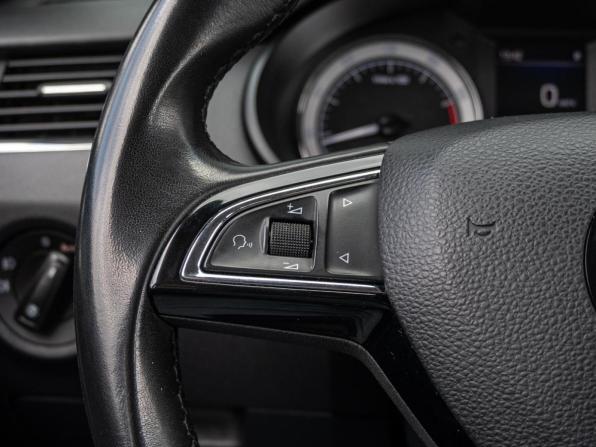 Skoda Octavia III (A7) Рестайлинг с пробегом 2017 года, цена 1 765 000 рублей, 227543 км, лифтбек, Автокод Объявления
