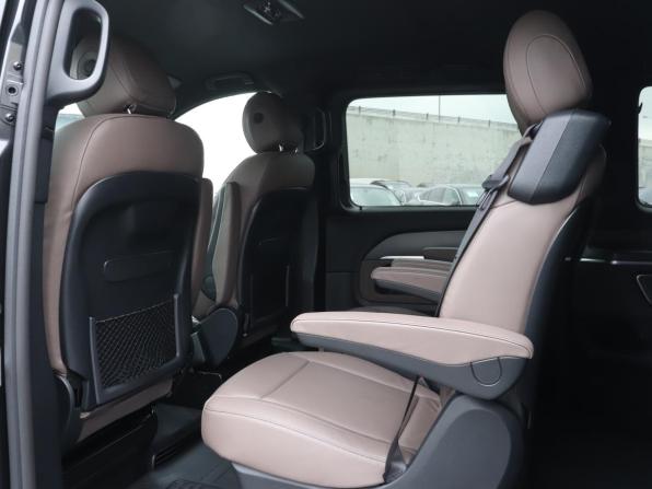 Mercedes-Benz V-Класс III (W447) Рестайлинг 2 с пробегом 2025 года, цена 12 200 000 рублей, 8703 км, минивэн, Автокод Объявления