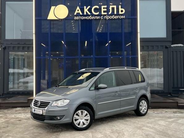 Volkswagen Touran I Рестайлинг с пробегом 2010 года, цена 685 000 рублей, 127000 км, компактвэн, Автокод Объявления