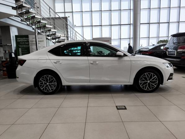 Skoda Octavia IV (A8) с пробегом 2021 года, цена 2 650 000 рублей, 57945 км, лифтбек, Автокод Объявления