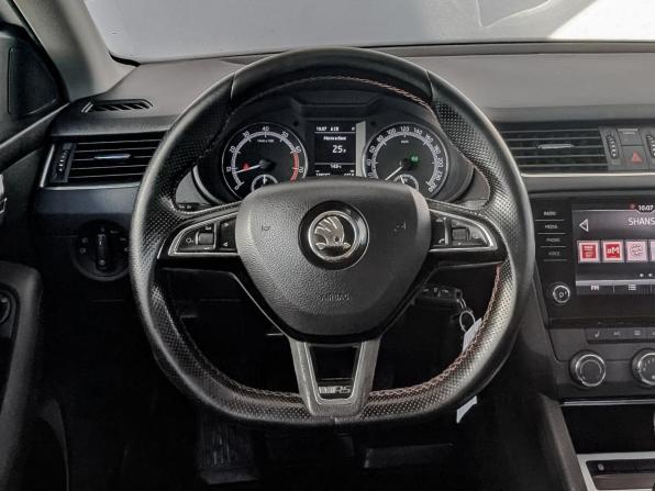 Skoda Octavia III (A7) Рестайлинг с пробегом 2019 года, цена 1 690 000 рублей, 138198 км, лифтбек, Автокод Объявления