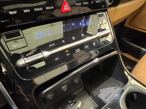Kia Carnival IV с пробегом 2020 года, цена 3 700 000 рублей, 120000 км, минивэн, Автокод Объявления