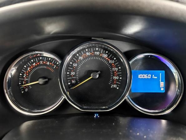 Renault Sandero II с пробегом 2014 года, цена 897 000 рублей, 100600 км, хэтчбек, Автокод Объявления