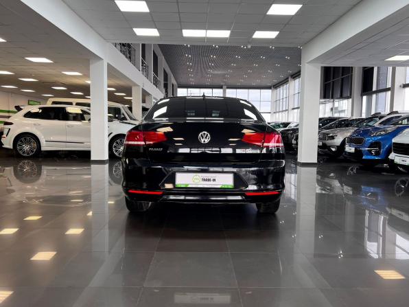 Volkswagen Passat B8 с пробегом 2017 года, цена 1 760 000 рублей, 127130 км, седан, Автокод Объявления