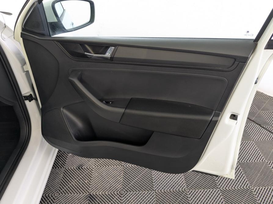 Skoda Rapid I Рестайлинг Москва  - изображение 23