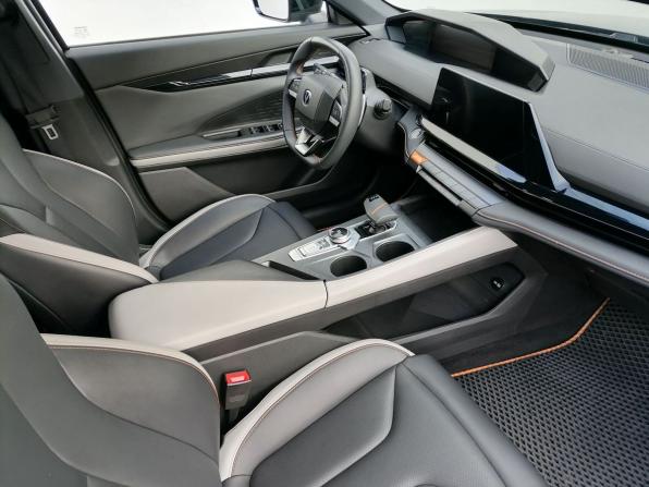 Changan UNI-V I с пробегом 2023 года, цена 2 140 000 рублей, 48559 км, лифтбек, Автокод Объявления