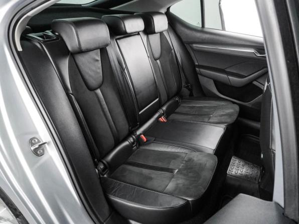 Skoda Octavia IV (A8) с пробегом 2021 года, цена 2 169 000 рублей, 120426 км, лифтбек, Автокод Объявления