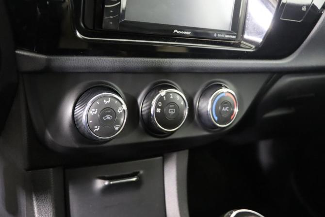 Toyota Corolla XI (E160 E170 E180) с пробегом 2013 года, цена 1 109 990 рублей, 111331 км, седан, Автокод Объявления