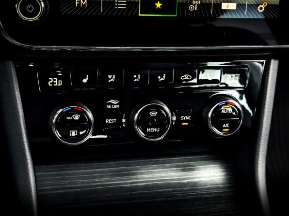 Skoda Superb III Рестайлинг с пробегом 2022 года, цена 3 200 000 рублей, 74618 км, лифтбек, Автокод Объявления