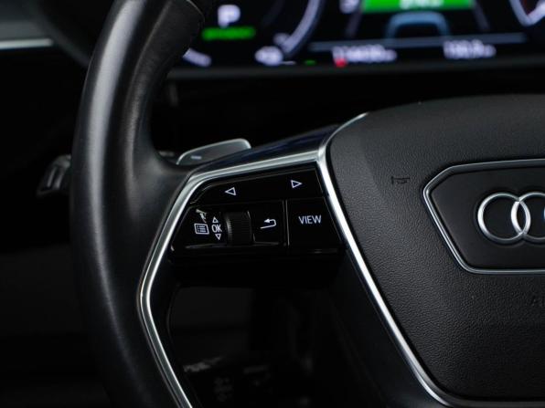 Audi e-tron Sportback I с пробегом 2020 года, цена 3 898 434 рубля, 114430 км, внедорожник, Автокод Объявления