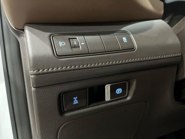 Hyundai Santa Fe IV Рестайлинг с пробегом 2022 года, цена 3 310 000 рублей, 99068 км, внедорожник, Автокод Объявления