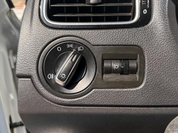 Volkswagen Polo V Рестайлинг с пробегом 2017 года, цена 960 000 рублей, 233265 км, седан, Автокод Объявления