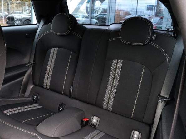 Mini Hatch III (F55/F56) Рестайлинг с пробегом 2020 года, цена 2 950 000 рублей, 84562 км, хэтчбек, Автокод Объявления