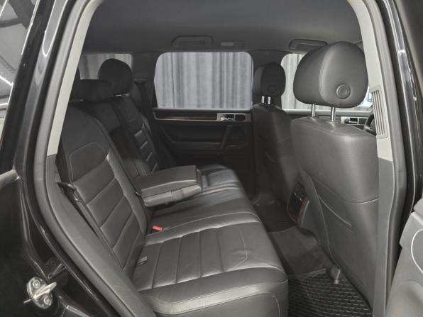 Volkswagen Touareg I Рестайлинг с пробегом 2007 года, цена 1 040 000 рублей, 215000 км, внедорожник, Автокод Объявления