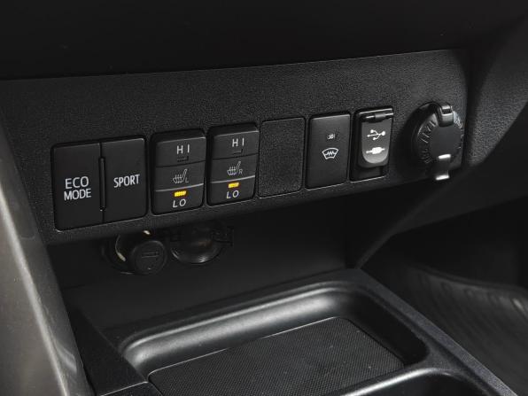 Toyota RAV4 IV (XA40) Рестайлинг с пробегом 2019 года, цена 2 570 000 рублей, 135319 км, внедорожник, Автокод Объявления