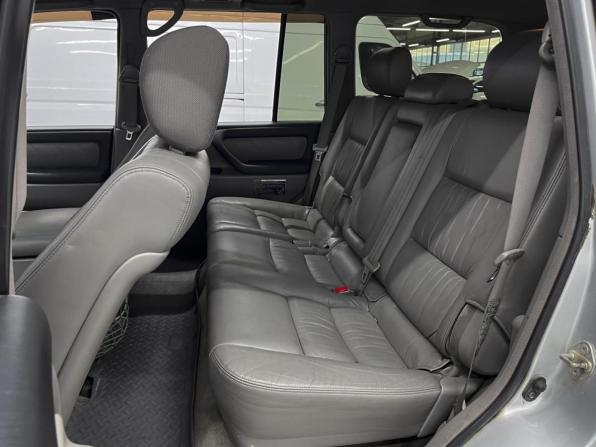 Toyota Land Cruiser 100 Series Рестайлинг 2 с пробегом 2006 года, цена 1 740 000 рублей, 393577 км, внедорожник, Автокод Объявления